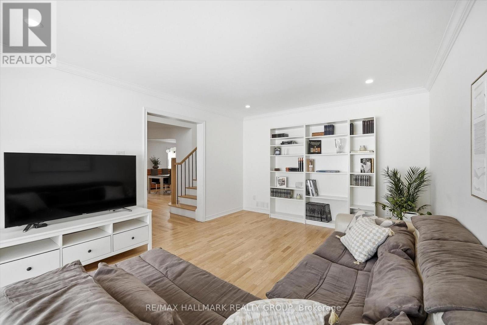 1660 Country Walk Drive, Ottawa, Ontario  K1C 8E2 - Photo 5 - X12843188