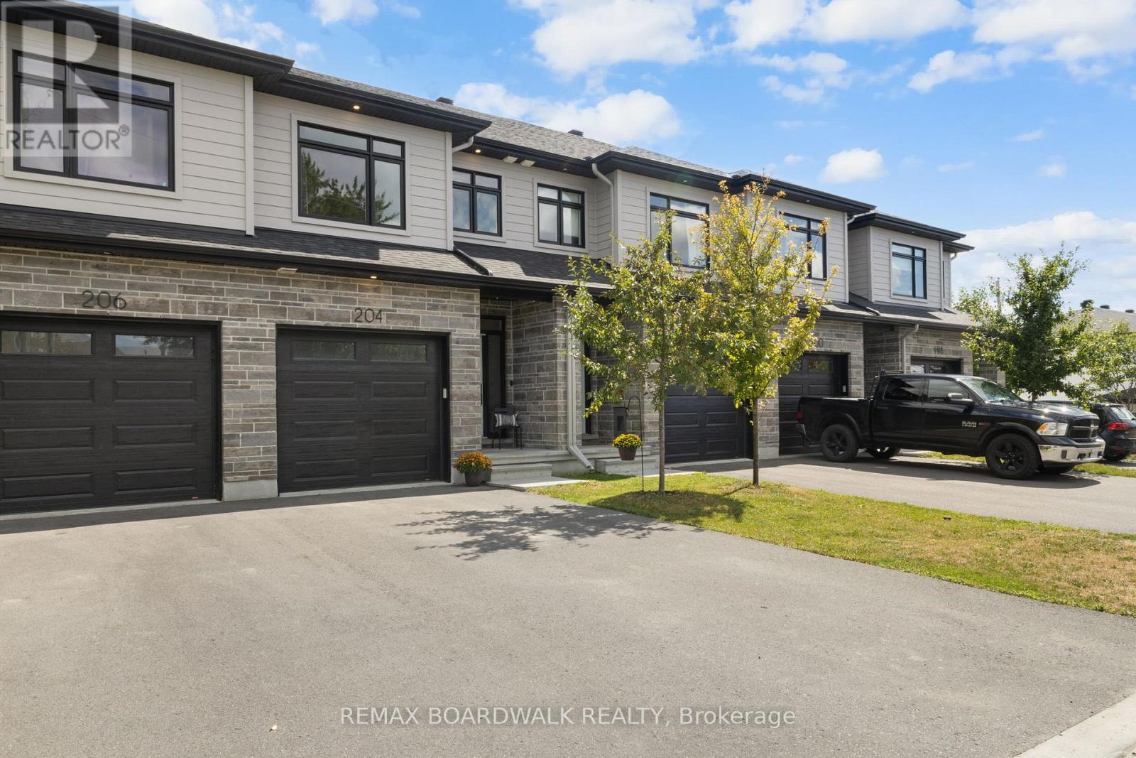 204 Adelaide Street, Mississippi Mills, Ontario  K0A 1A0 - Photo 2 - X12843230