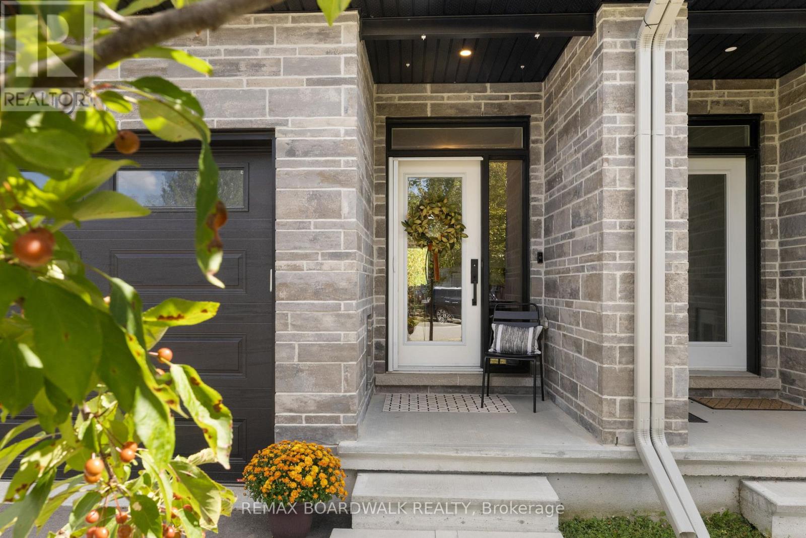 204 Adelaide Street, Mississippi Mills, Ontario  K0A 1A0 - Photo 3 - X12843230