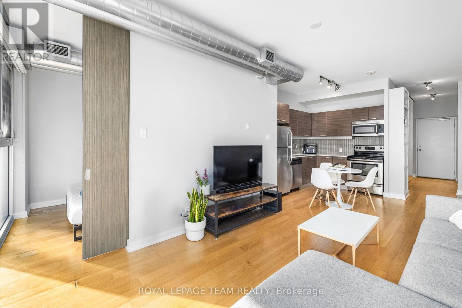 318 - 354 Gladstone Avenue, Ottawa, Ontario  K2P 0R4 - Photo 13 - X12843286