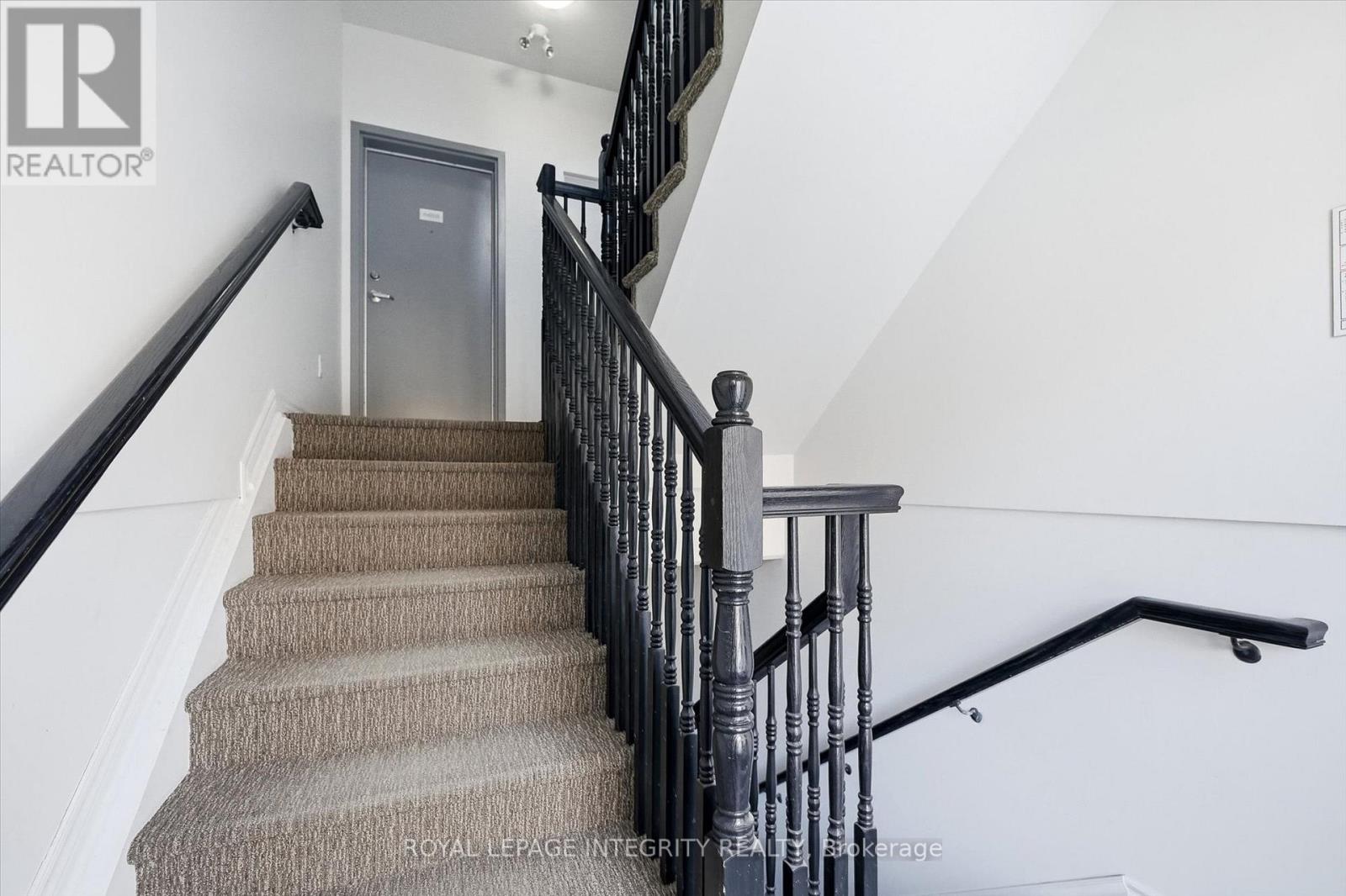 C - 849 Blackcomb Private, Ottawa, Ontario  K1G 4E4 - Photo 3 - X12843348