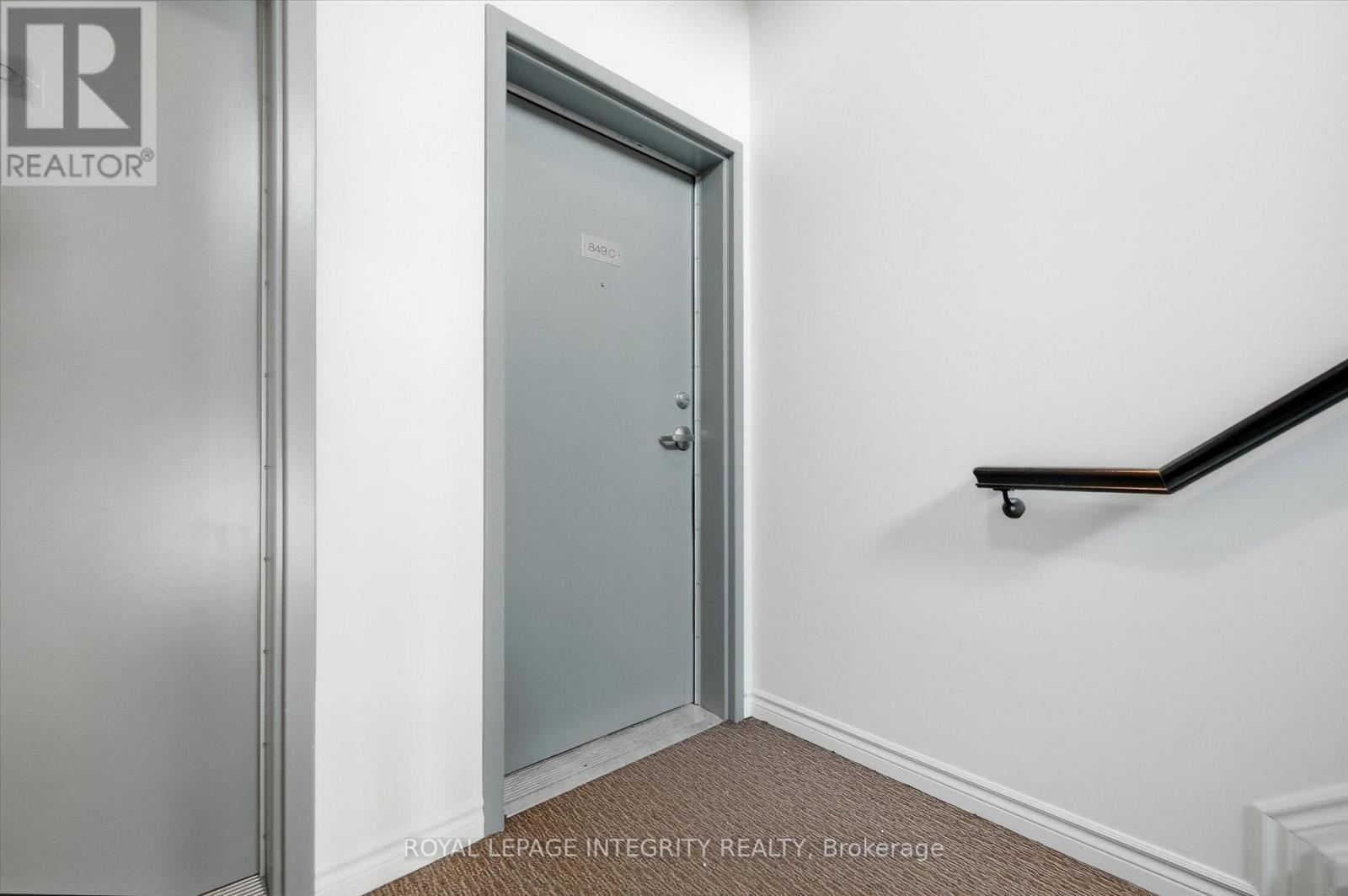 C - 849 Blackcomb Private, Ottawa, Ontario  K1G 4E4 - Photo 4 - X12843348