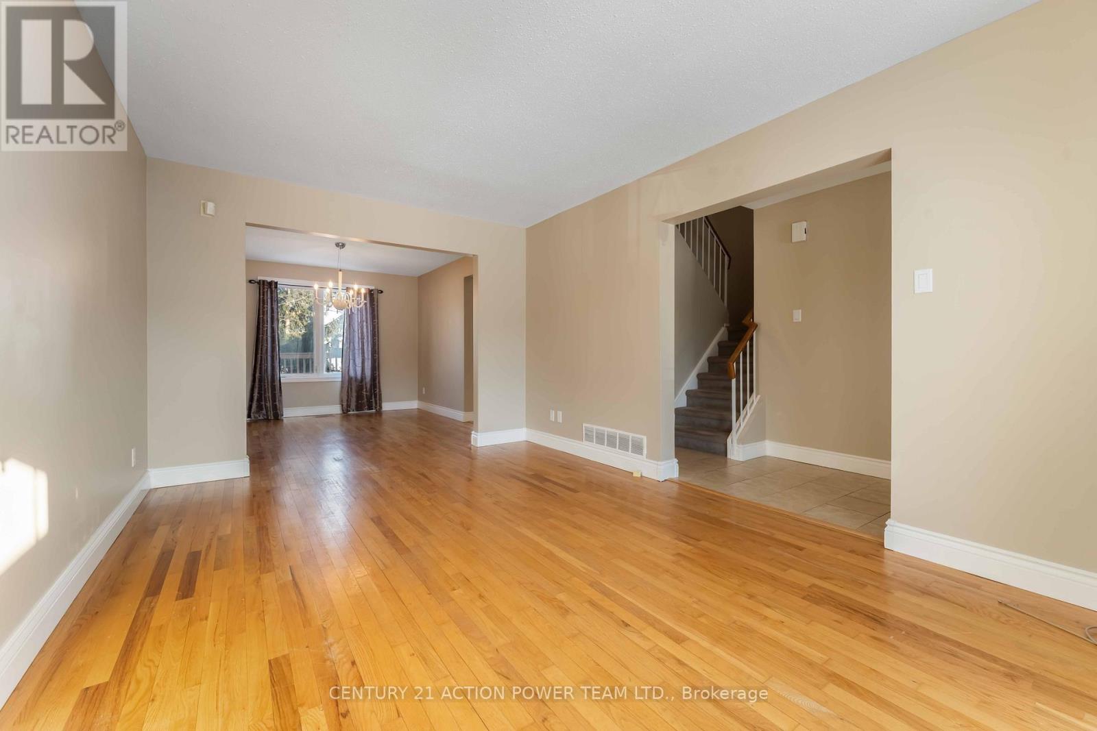 A - 1936 Longman Crescent, Ottawa, Ontario  K1C 5G6 - Photo 11 - X12843356