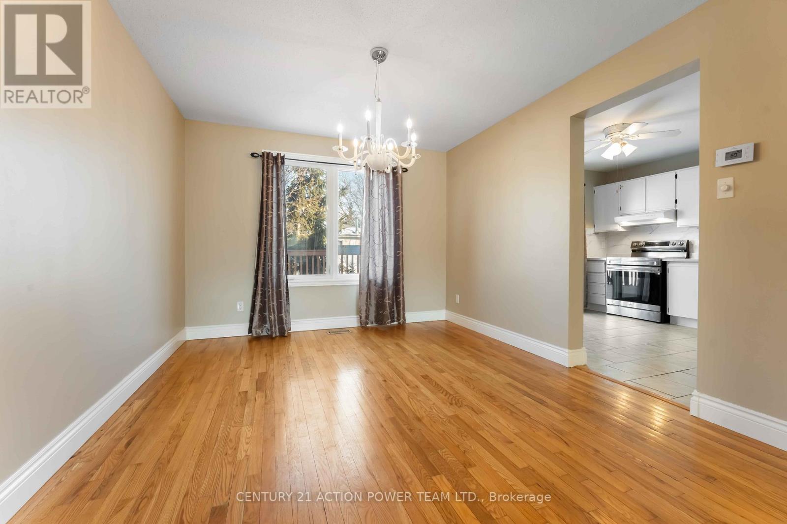 A - 1936 Longman Crescent, Ottawa, Ontario  K1C 5G6 - Photo 12 - X12843356