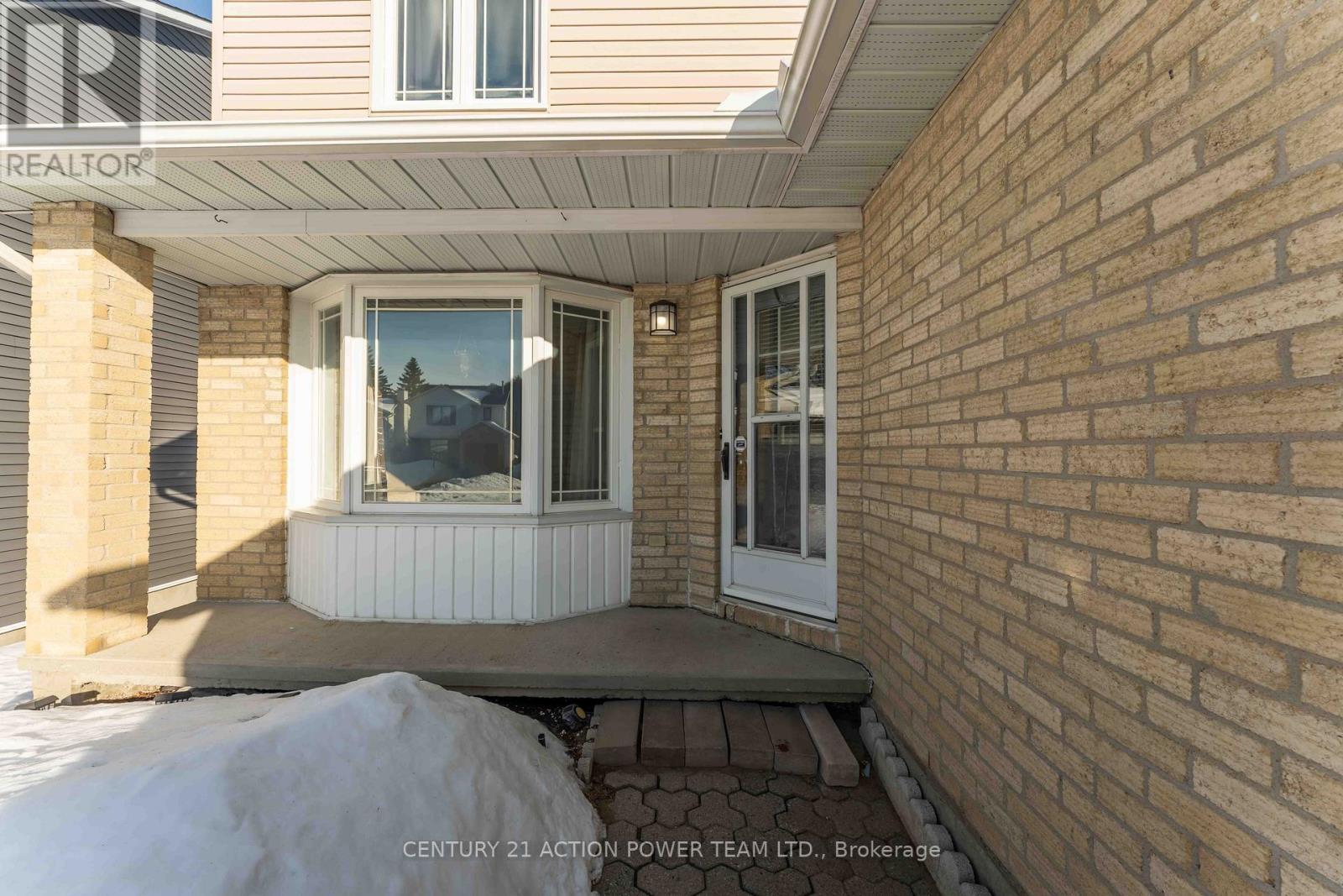 A - 1936 Longman Crescent, Ottawa, Ontario  K1C 5G6 - Photo 2 - X12843356