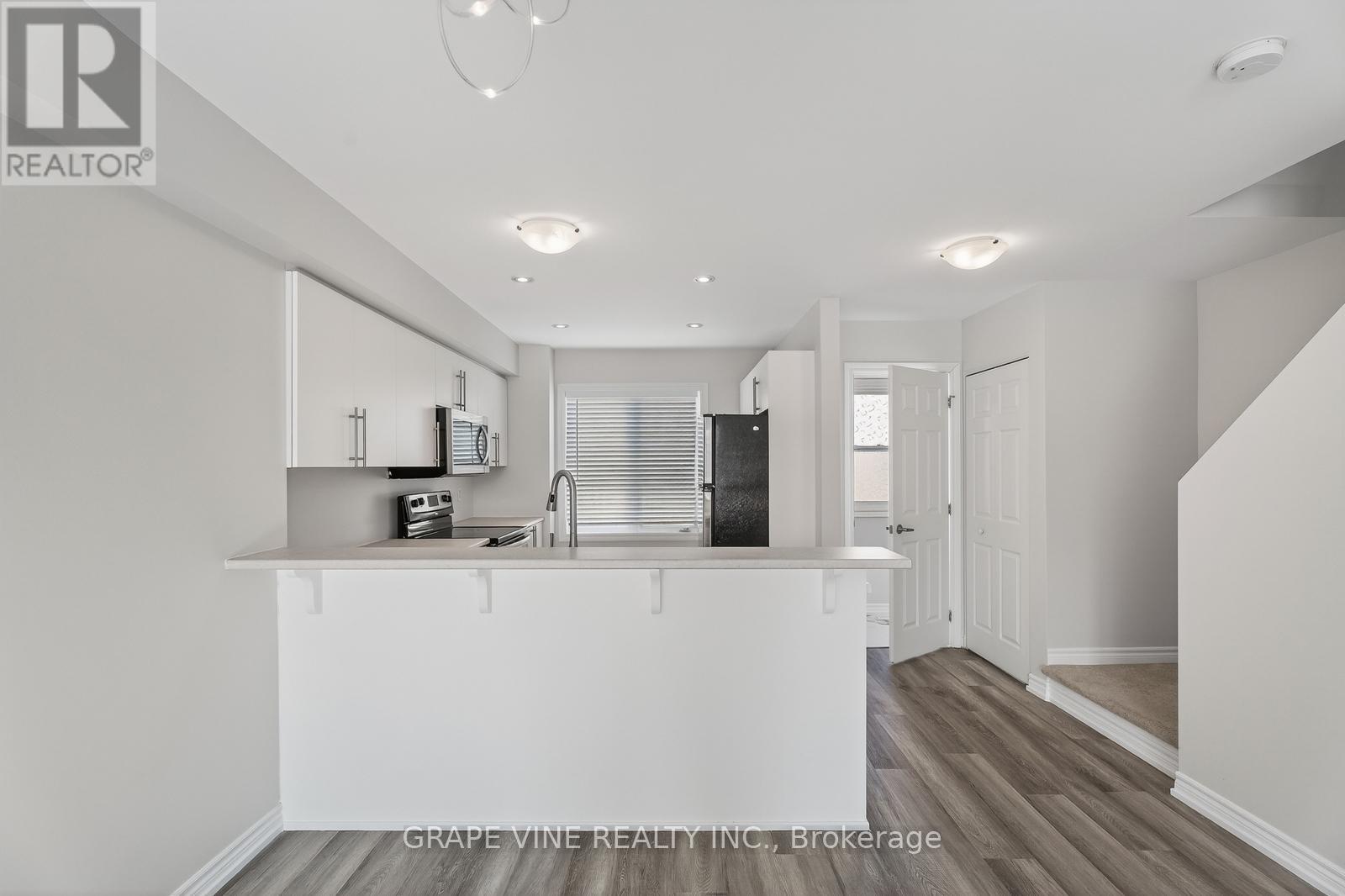 750 Sanibel Private, Ottawa, Ontario  K2H 0A8 - Photo 11 - X12843480