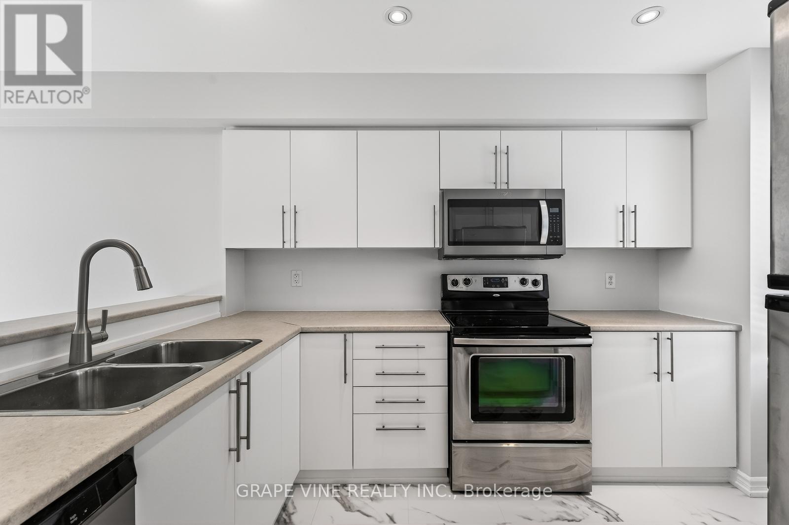 750 Sanibel Private, Ottawa, Ontario  K2H 0A8 - Photo 14 - X12843480