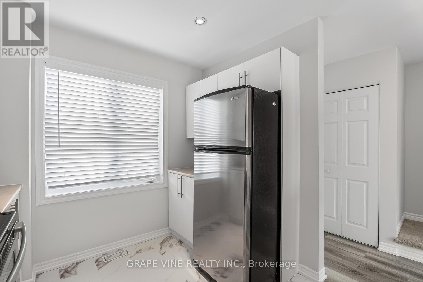 750 Sanibel Private, Ottawa, Ontario  K2H 0A8 - Photo 15 - X12843480