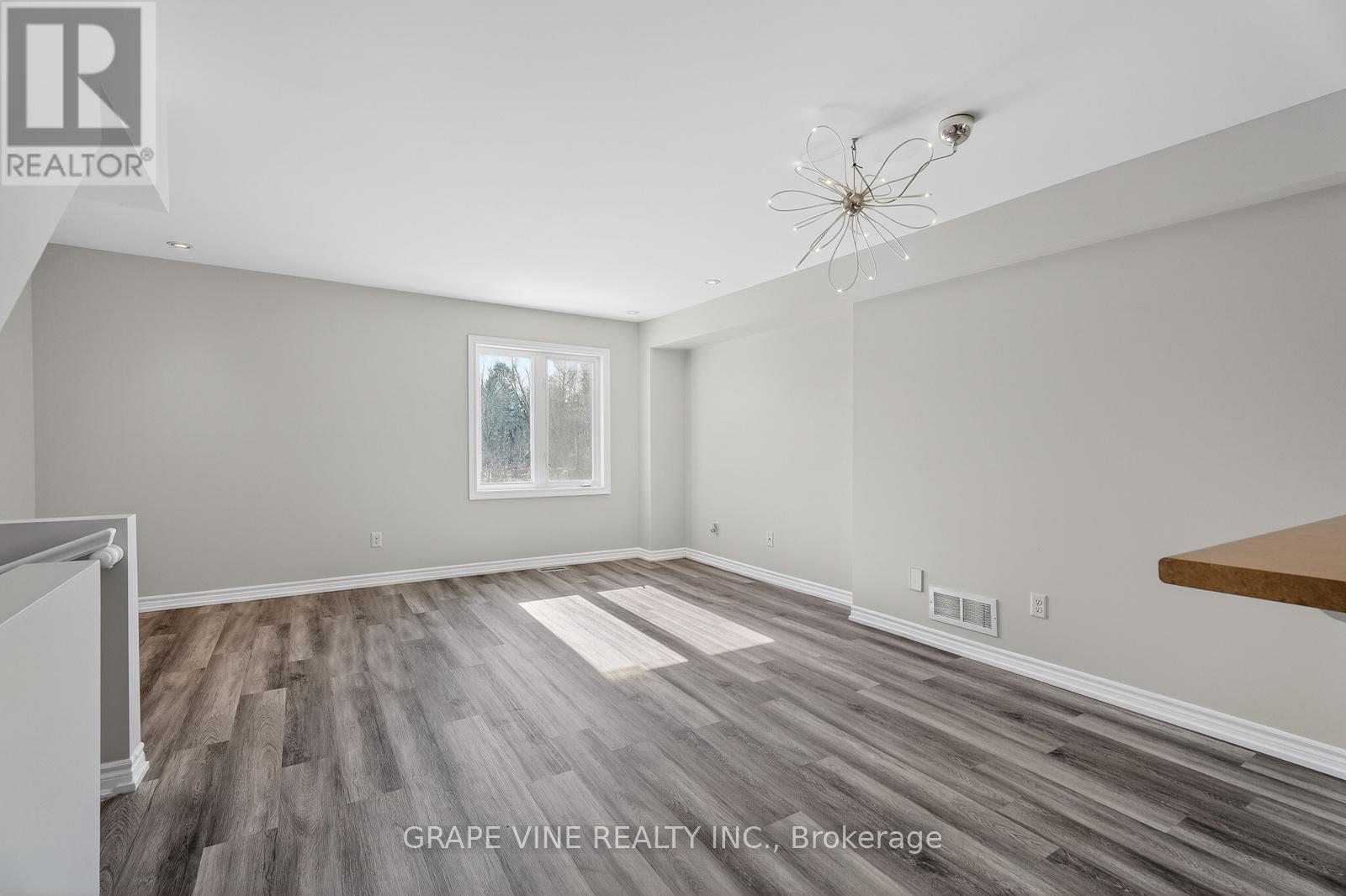 750 Sanibel Private, Ottawa, Ontario  K2H 0A8 - Photo 18 - X12843480