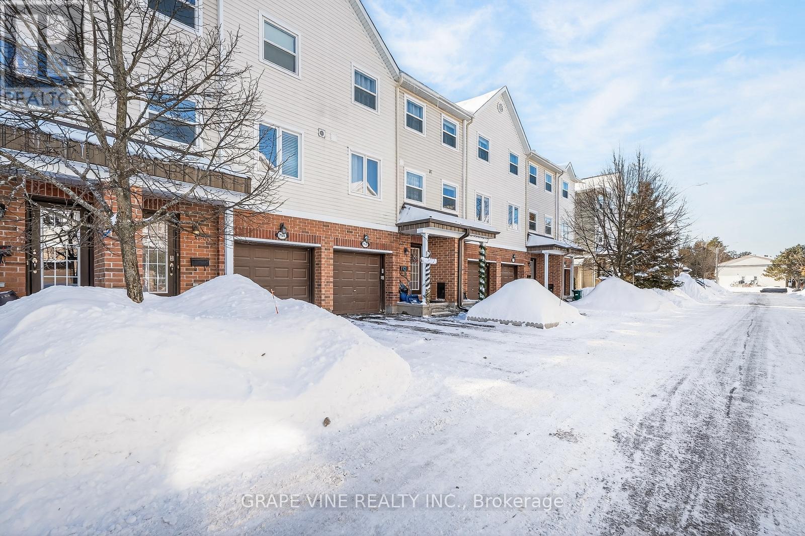 750 Sanibel Private, Ottawa, Ontario  K2H 0A8 - Photo 2 - X12843480