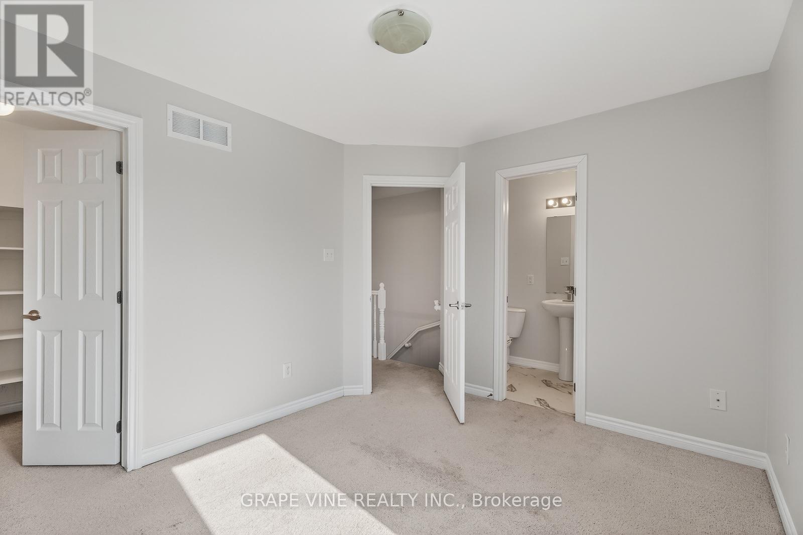 750 Sanibel Private, Ottawa, Ontario  K2H 0A8 - Photo 20 - X12843480