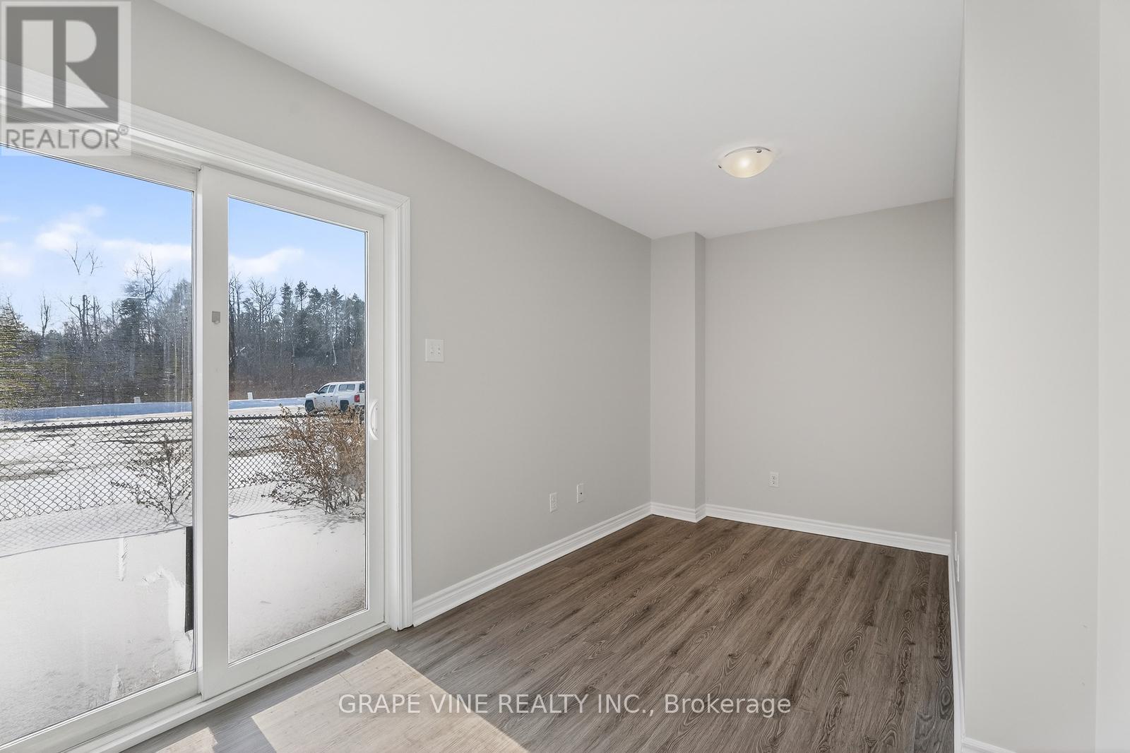 750 Sanibel Private, Ottawa, Ontario  K2H 0A8 - Photo 5 - X12843480