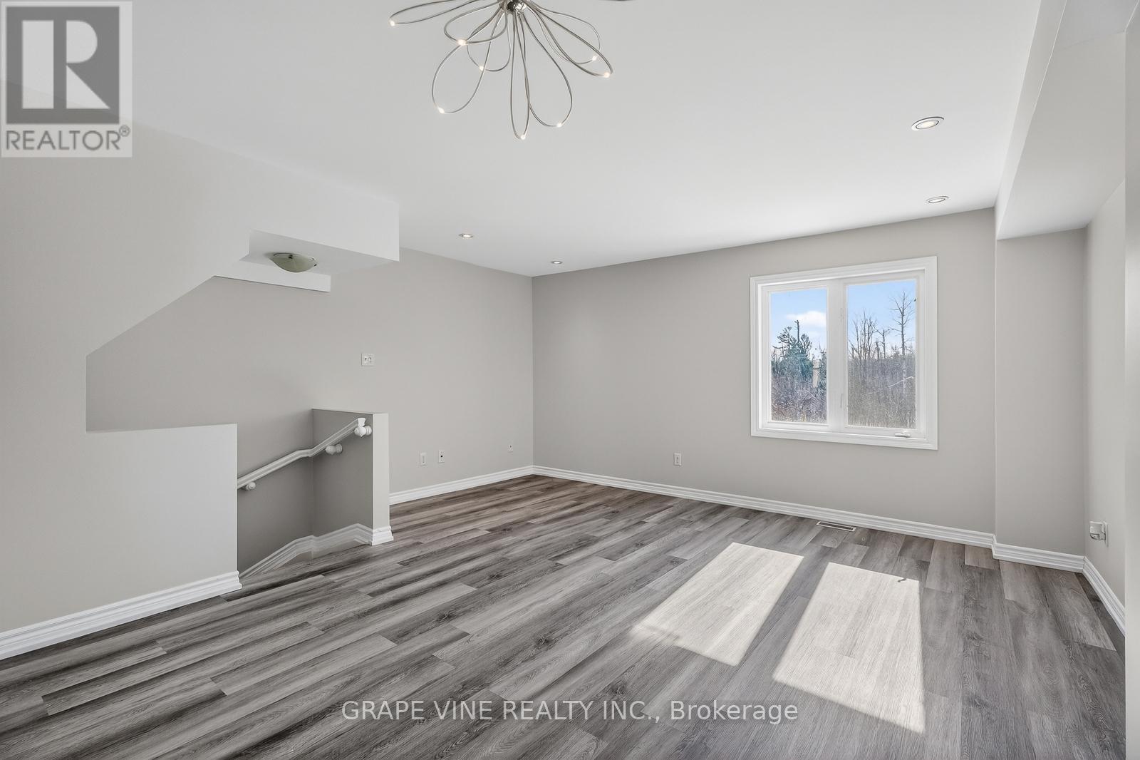 750 Sanibel Private, Ottawa, Ontario  K2H 0A8 - Photo 7 - X12843480