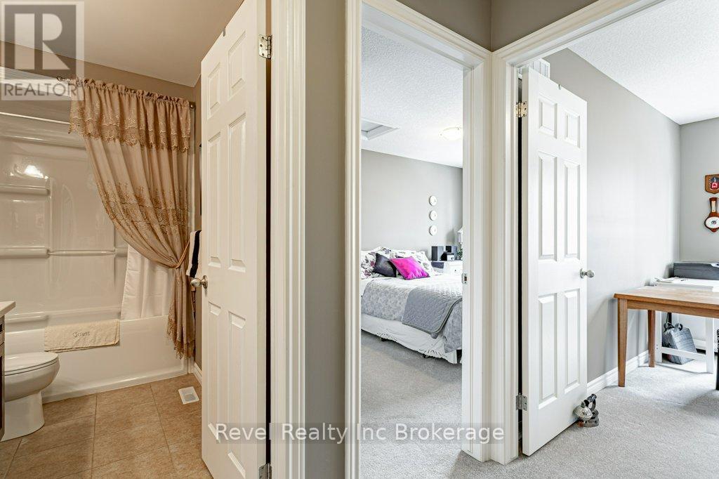 8 - 176 Ferguson Drive, Woodstock, Ontario  N4V 0C6 - Photo 24 - X12843406