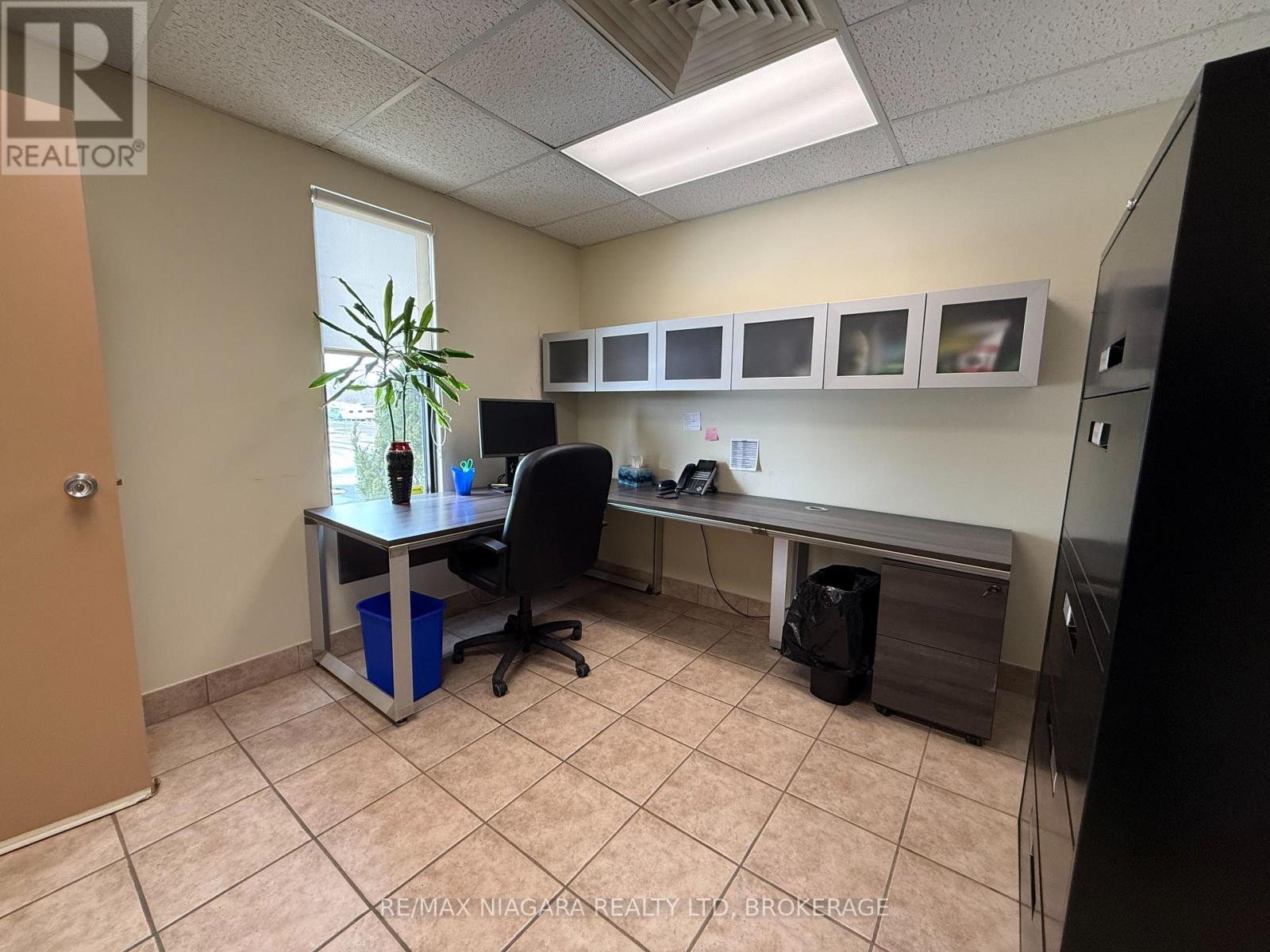 577 Industrial Drive, Fort Erie (Central), Ontario  L2A 5M4 - Photo 11 - X12843334