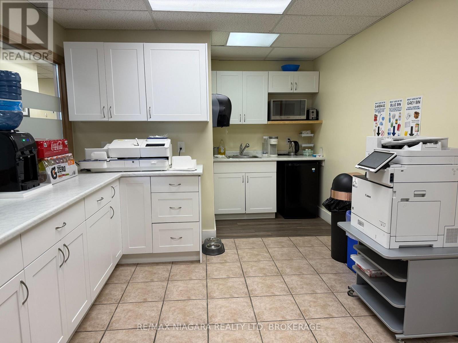 577 Industrial Drive, Fort Erie (Central), Ontario  L2A 5M4 - Photo 2 - X12843334