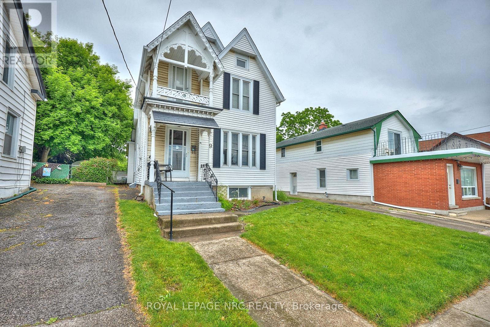 9 Pine Street S, Thorold, Ontario  L2V 3L1 - Photo 3 - X12843482