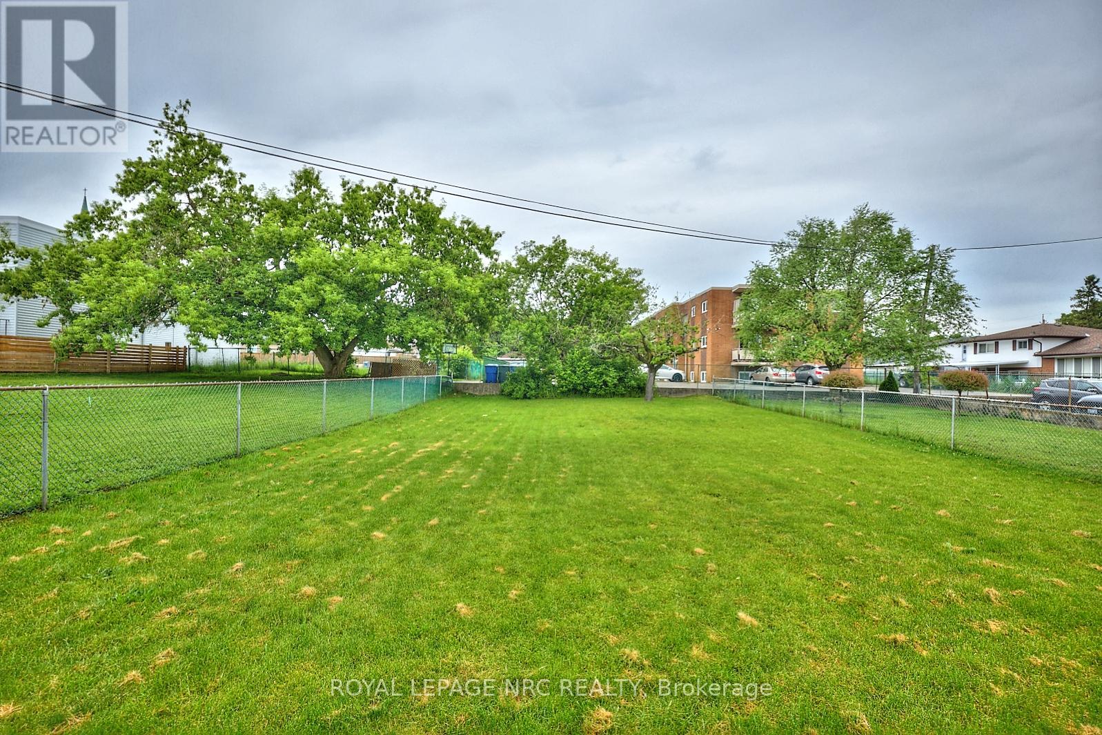 9 Pine Street S, Thorold, Ontario  L2V 3L1 - Photo 8 - X12843482