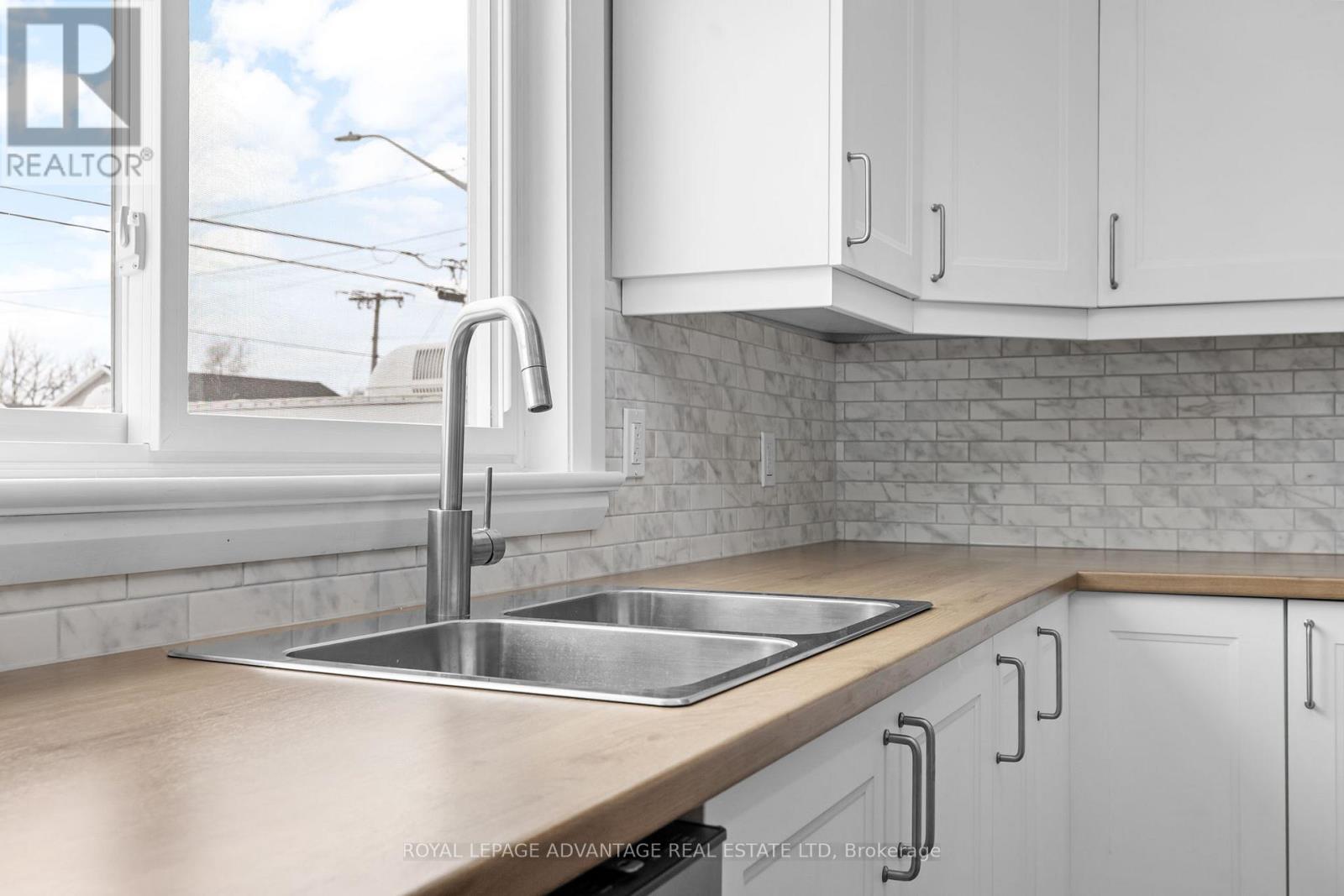 7510 Roger Stevens Drive, Montague, Ontario  K7A 4X9 - Photo 8 - X12843244