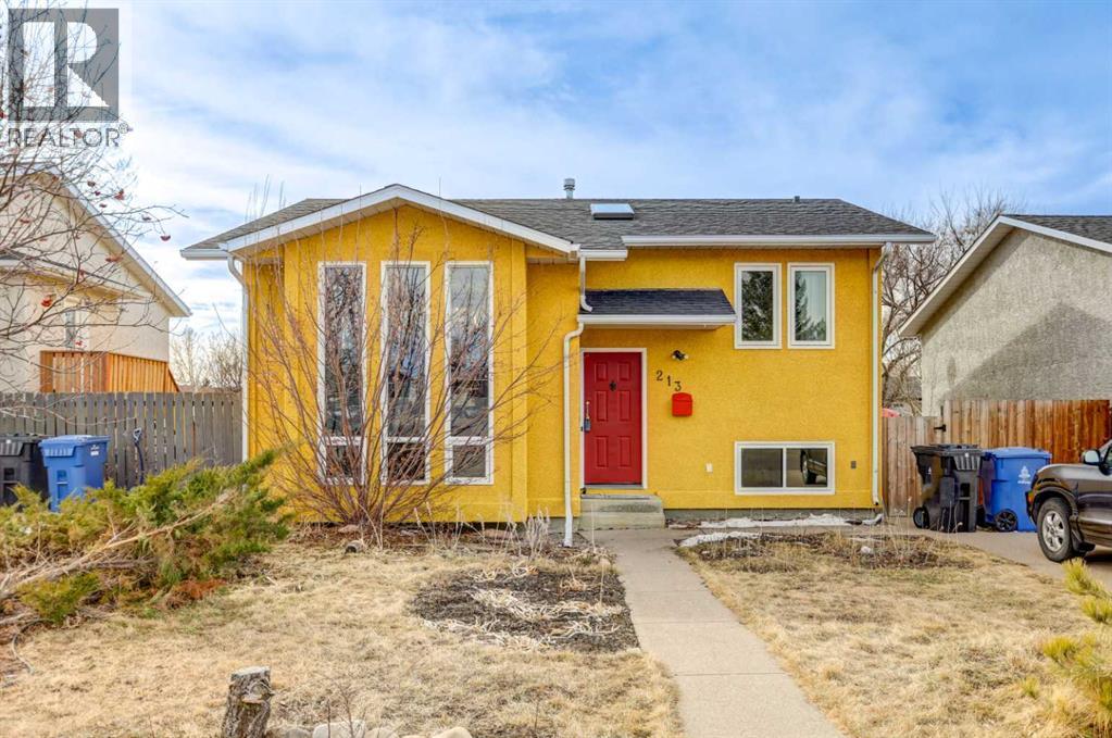 213 Mt Blakiston Road W, Lethbridge, Alberta  T1K 6M3 - Photo 1 - A2286446