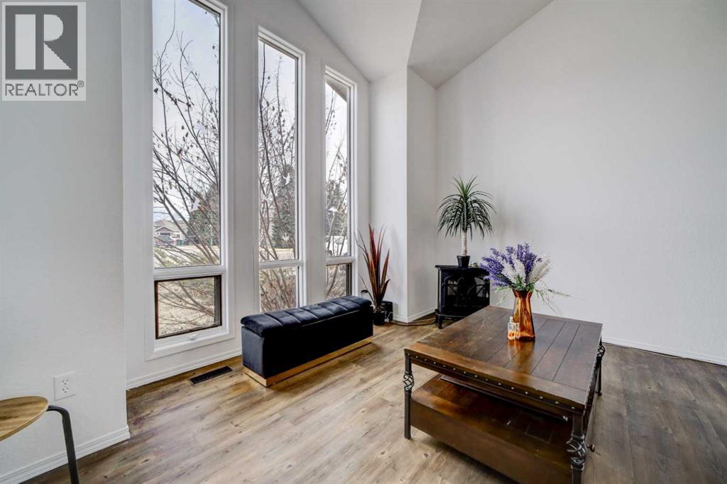 213 Mt Blakiston Road W, Lethbridge, Alberta  T1K 6M3 - Photo 5 - A2286446