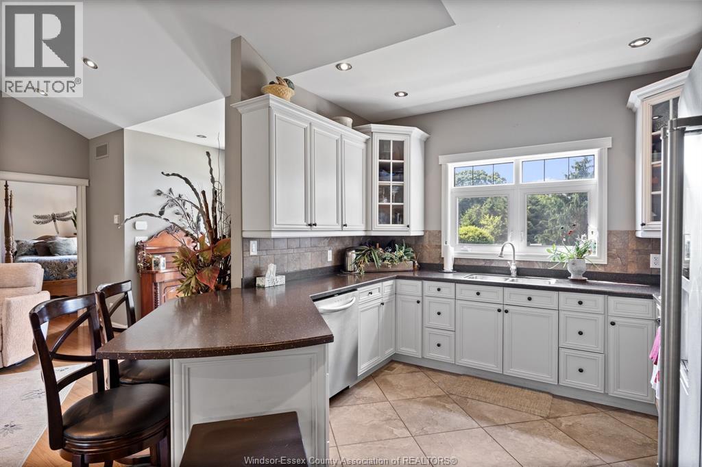 507 Ladale Lane, Wheatley, Ontario  N0P 2P0 - Photo 12 - 25032027