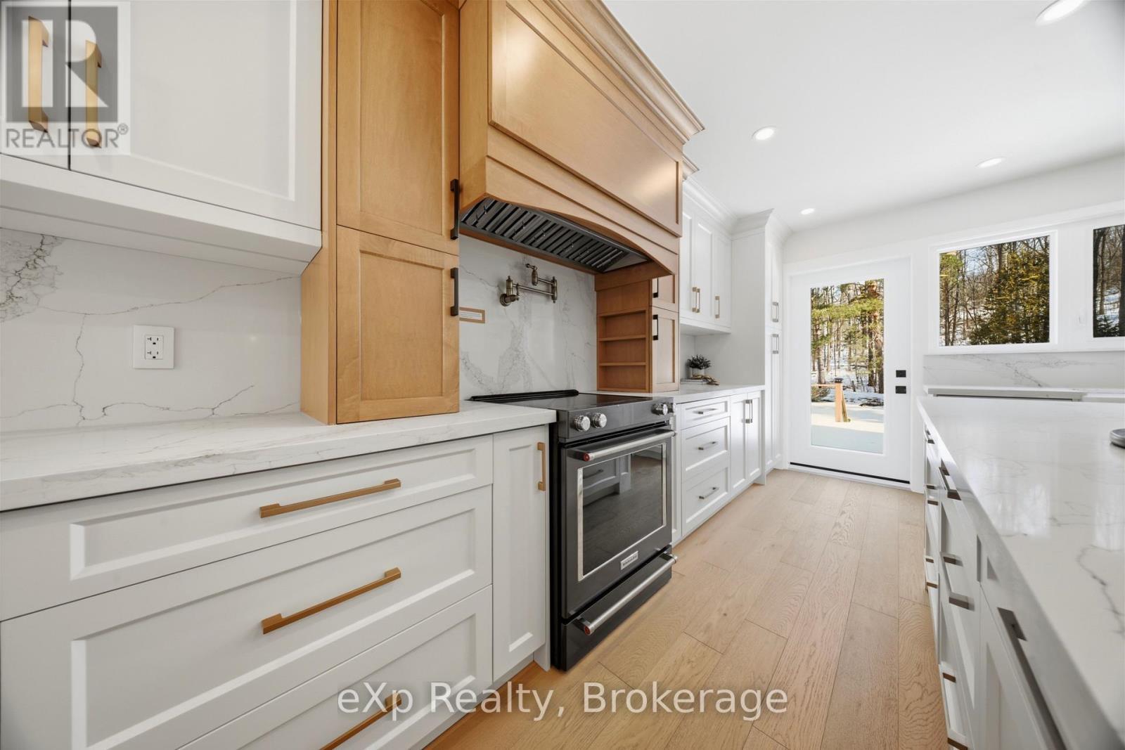 5535 Cedar Springs Road, Burlington, Ontario  L7P 0C2 - Photo 15 - W12843220