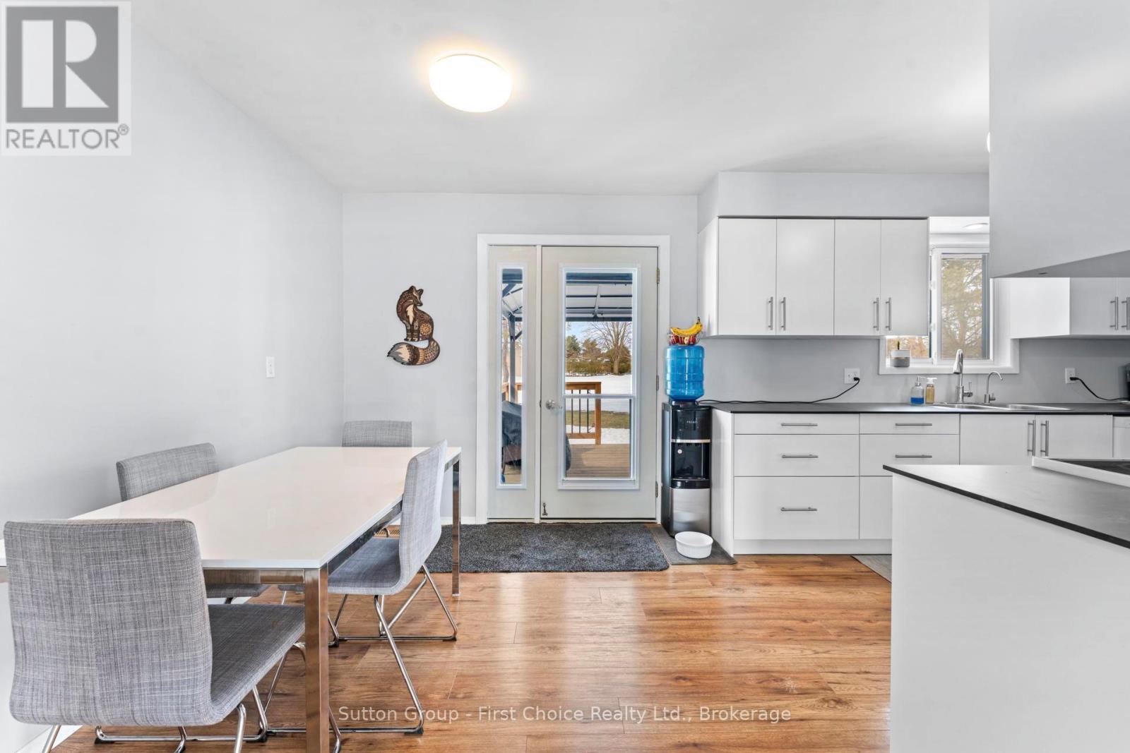 52 Water Street, Huron East, Ontario  N0K 1G0 - Photo 14 - X12843156