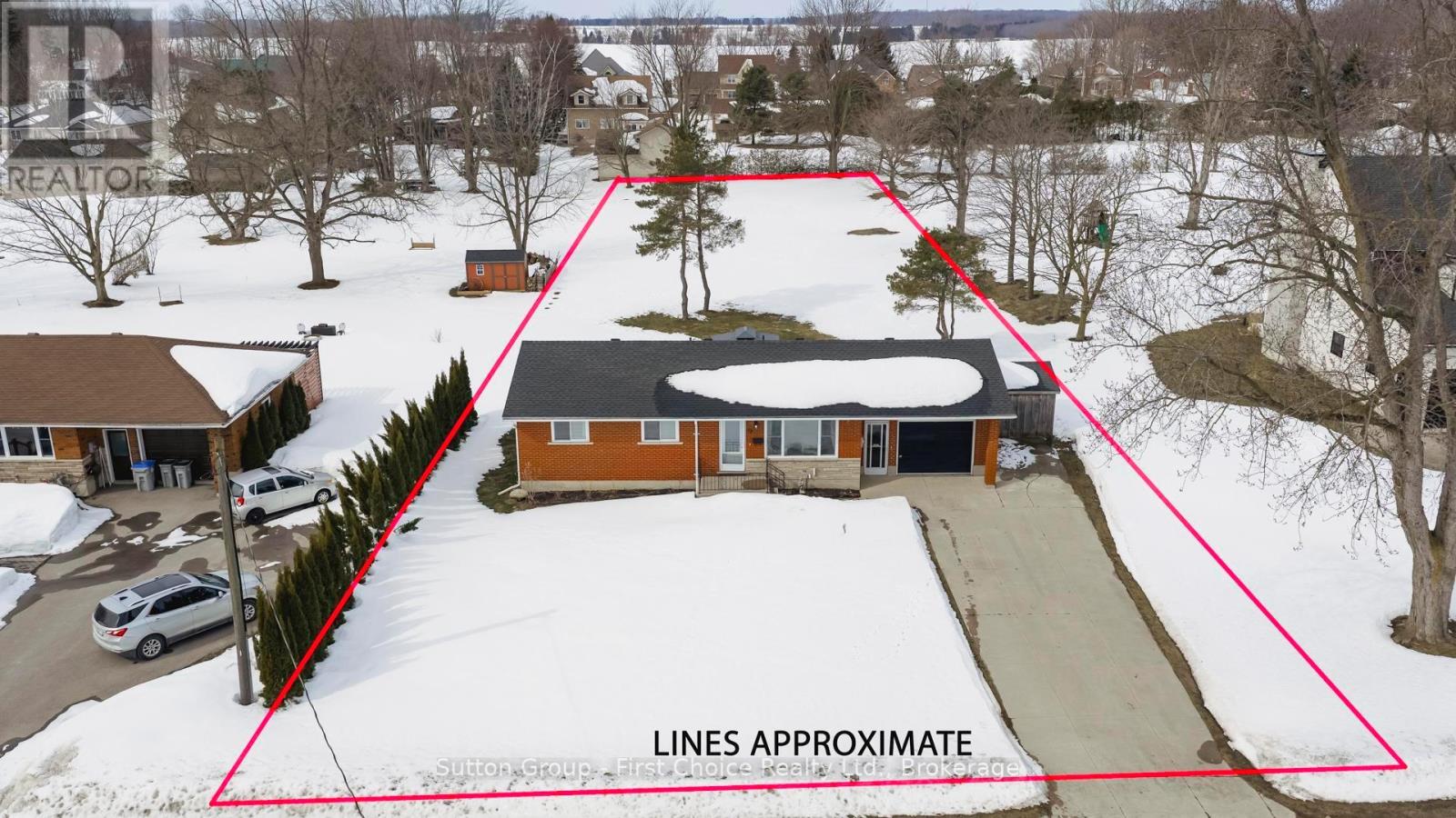 52 Water Street, Huron East, Ontario  N0K 1G0 - Photo 2 - X12843156