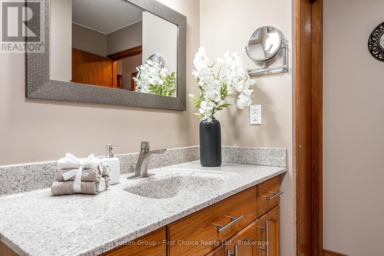 60 Bell Court, Stratford, Ontario  N5A 7W8 - Photo 19 - X12843354