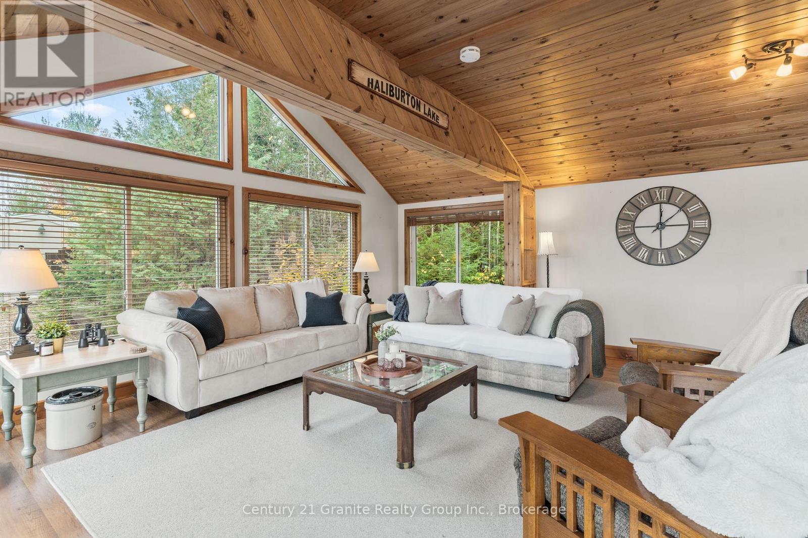 1526 Curry Road, Dysart Et Al, Ontario  K0M 2K0 - Photo 14 - X12843408