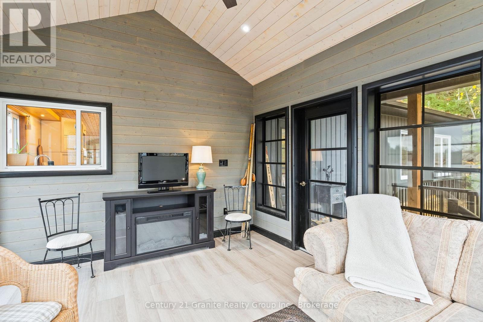 1526 Curry Road, Dysart Et Al, Ontario  K0M 2K0 - Photo 20 - X12843408