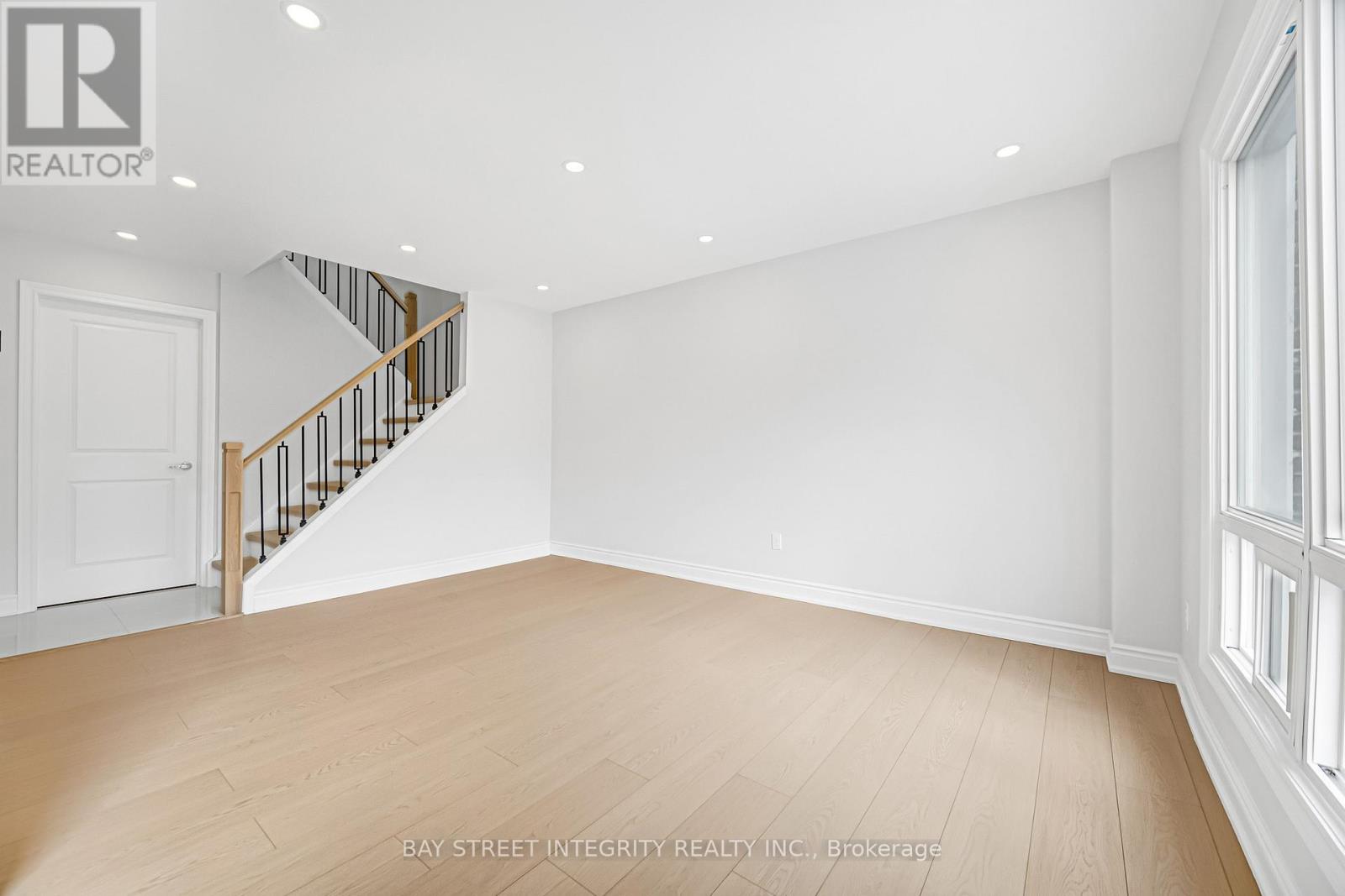 41 Elsa Vine Way, Toronto, Ontario  M2J 4H8 - Photo 11 - C12843180