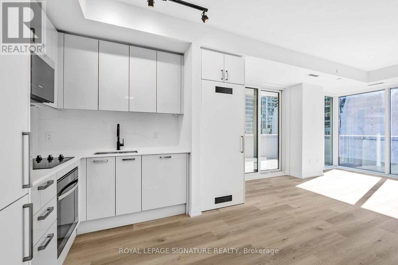 504 - 280 Dundas Street W, Toronto, Ontario  M5T 1G2 - Photo 3 - C12843280