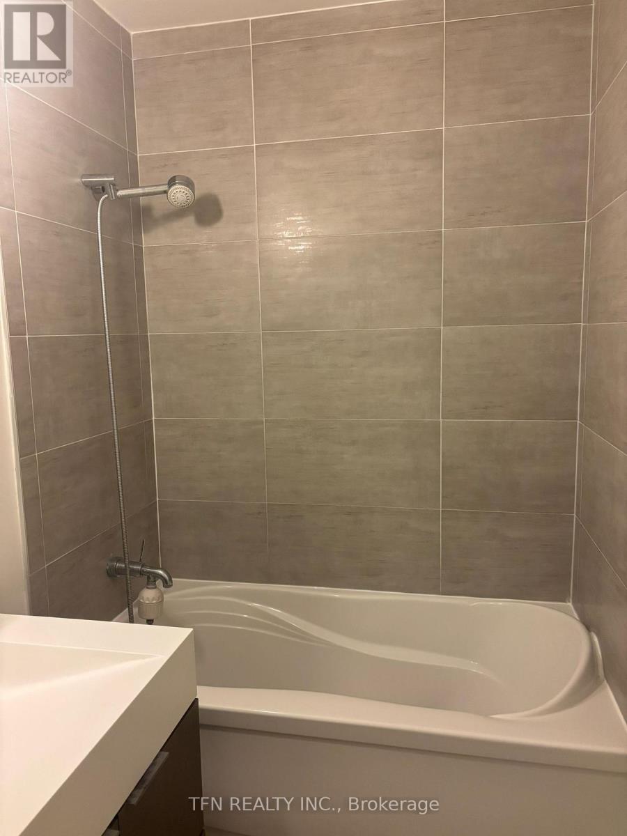 2807 - 110 Charles Street E, Toronto, Ontario  M4Y 1T5 - Photo 10 - C12843292