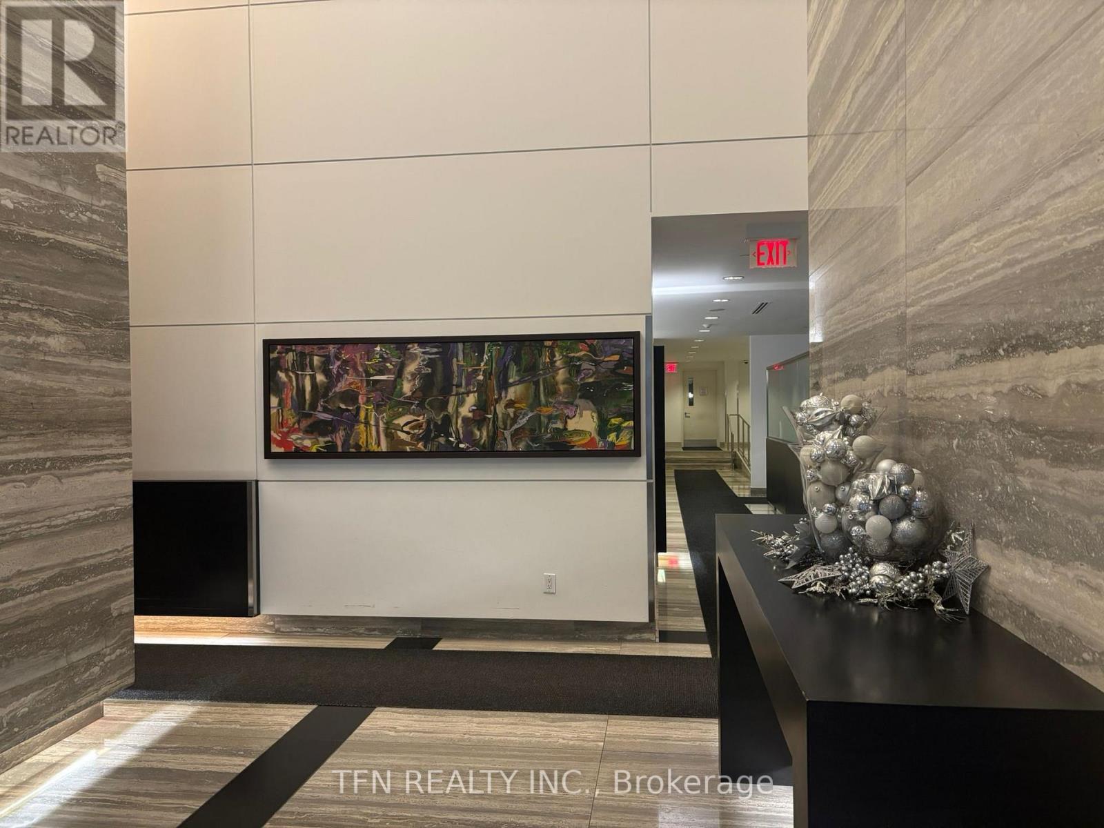 2807 - 110 Charles Street E, Toronto, Ontario  M4Y 1T5 - Photo 2 - C12843292