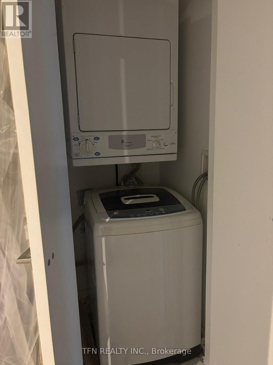 2807 - 110 Charles Street E, Toronto, Ontario  M4Y 1T5 - Photo 8 - C12843292