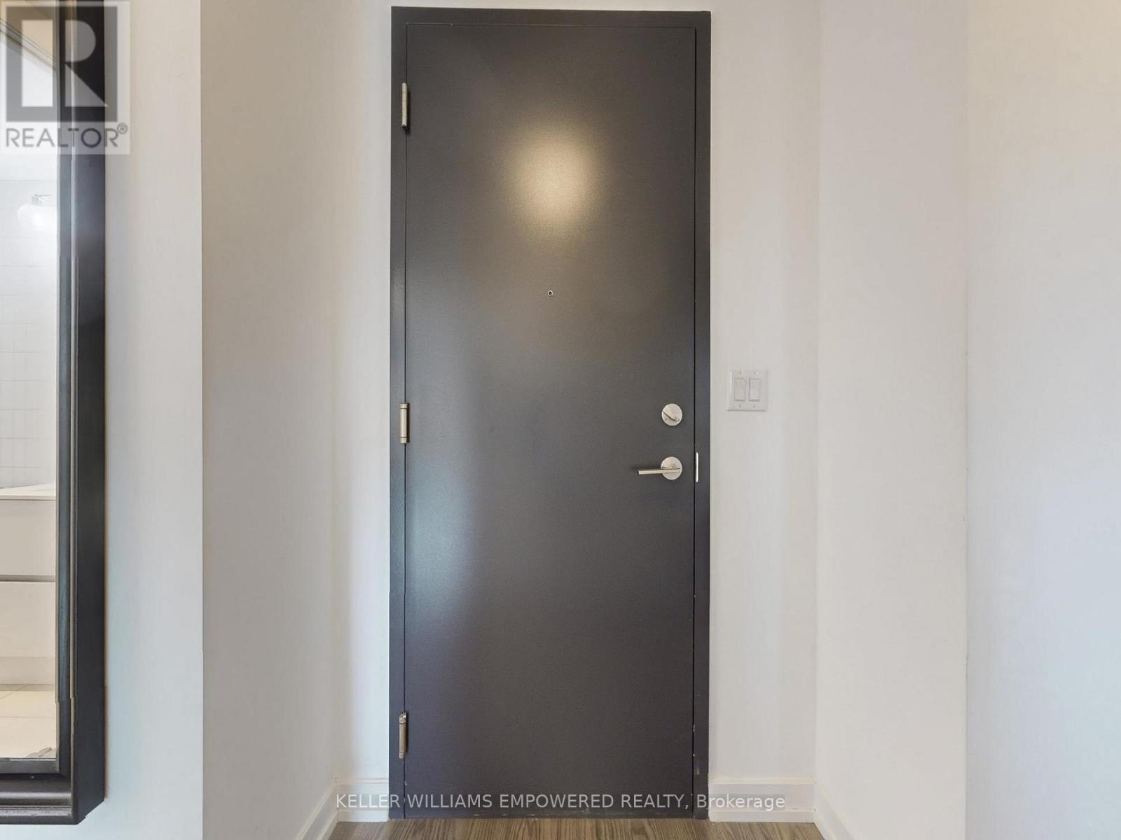 307 - 377 Madison Avenue, Toronto, Ontario  M4V 3E1 - Photo 6 - C12843304