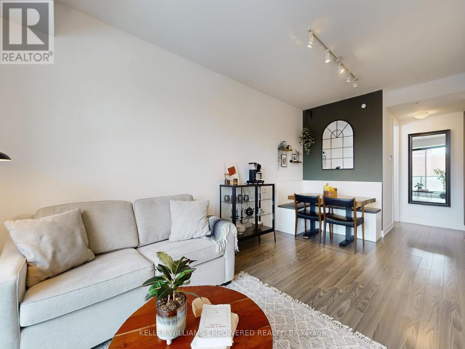 307 - 377 Madison Avenue, Toronto, Ontario  M4V 3E1 - Photo 9 - C12843304