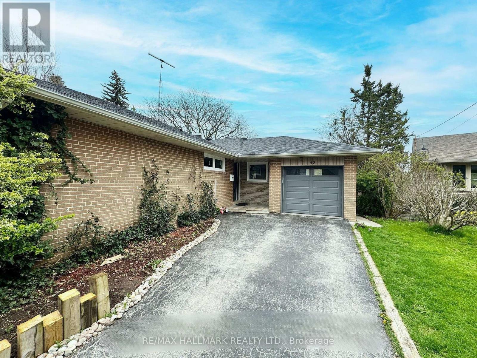 42 MILLGATE CRESCENT, Toronto, Ontario