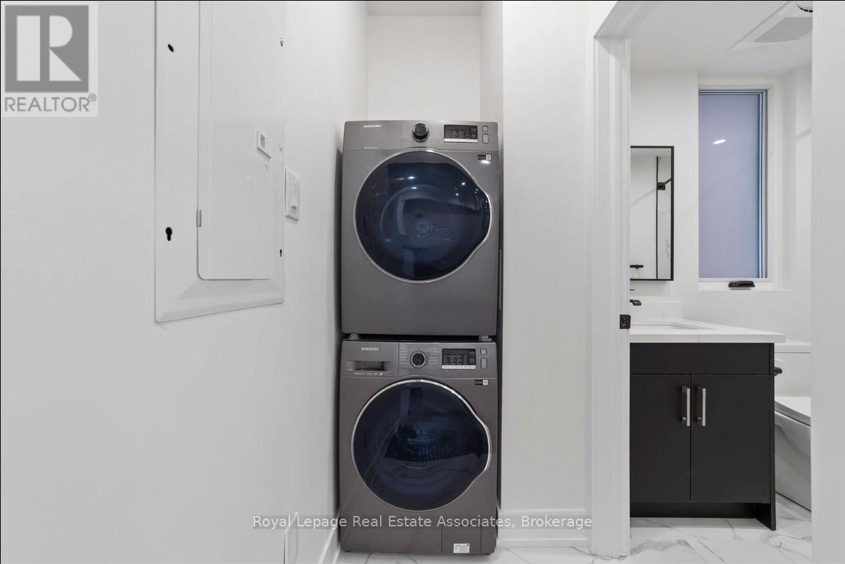 531 Delaware Avenue N, Toronto, Ontario  M6H 2V3 - Photo 12 - C12843388