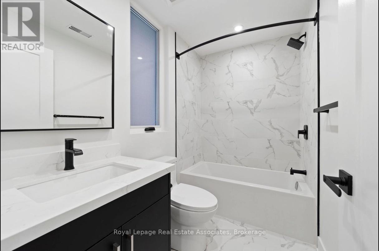 531 Delaware Avenue N, Toronto, Ontario  M6H 2V3 - Photo 13 - C12843388