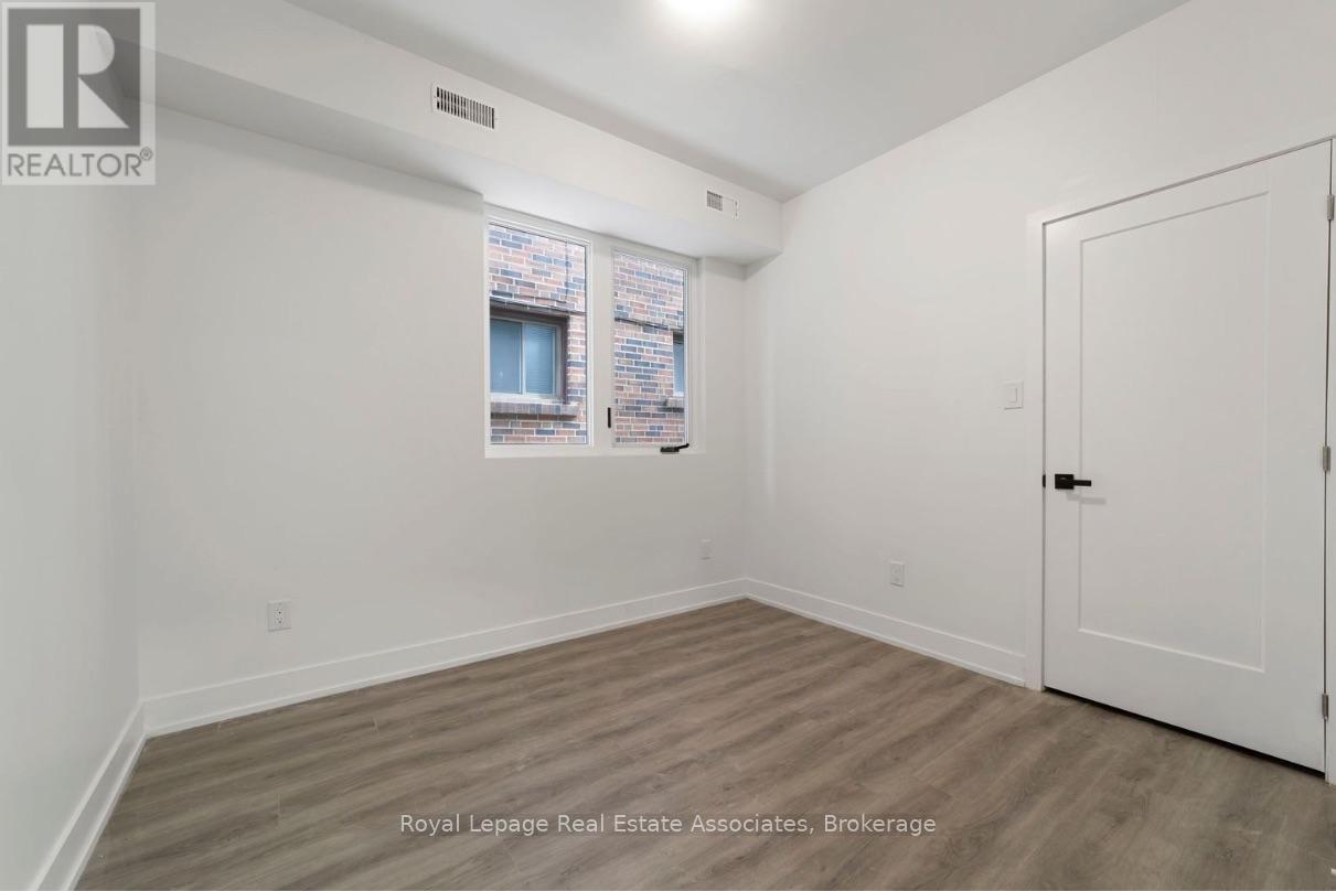 531 Delaware Avenue N, Toronto, Ontario  M6H 2V3 - Photo 14 - C12843388