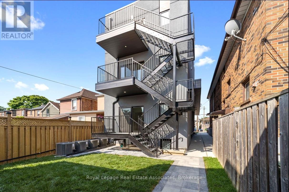 531 Delaware Avenue N, Toronto, Ontario  M6H 2V3 - Photo 20 - C12843388