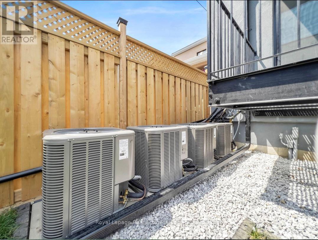 531 Delaware Avenue N, Toronto, Ontario  M6H 2V3 - Photo 29 - C12843388