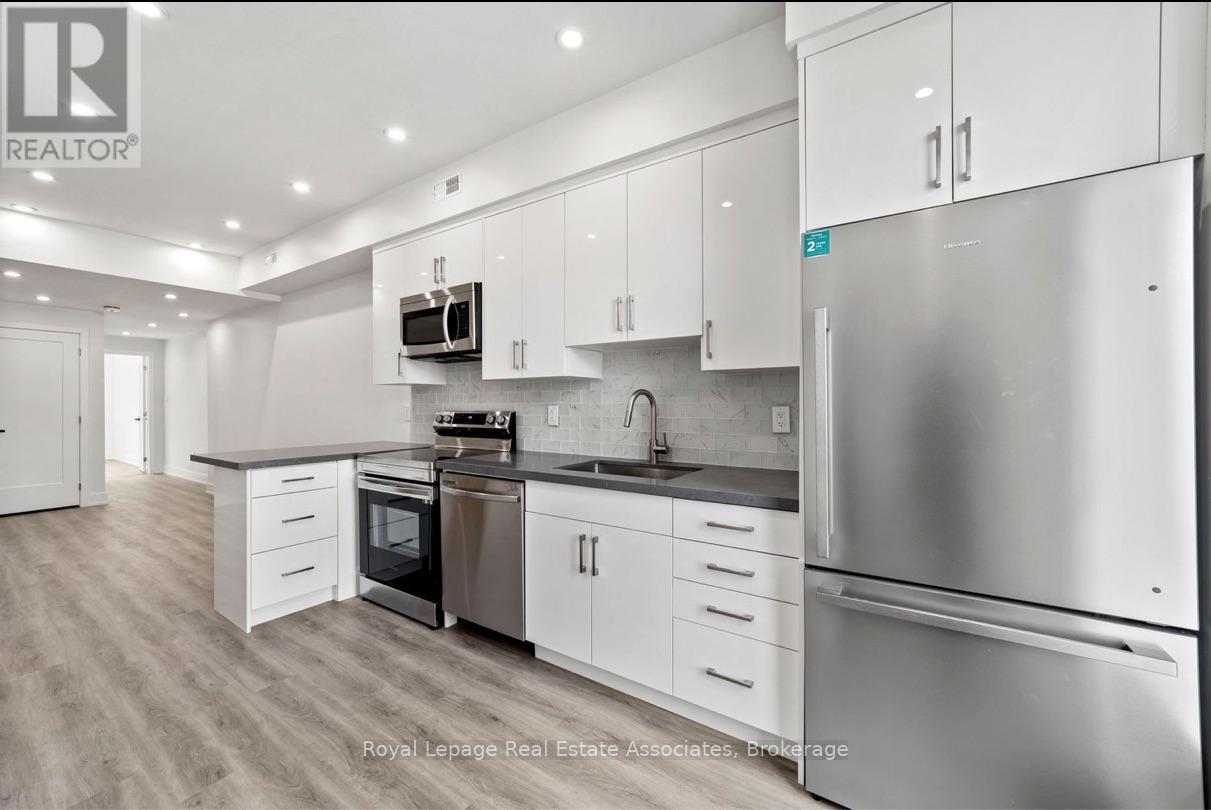 531 Delaware Avenue N, Toronto, Ontario  M6H 2V3 - Photo 5 - C12843388