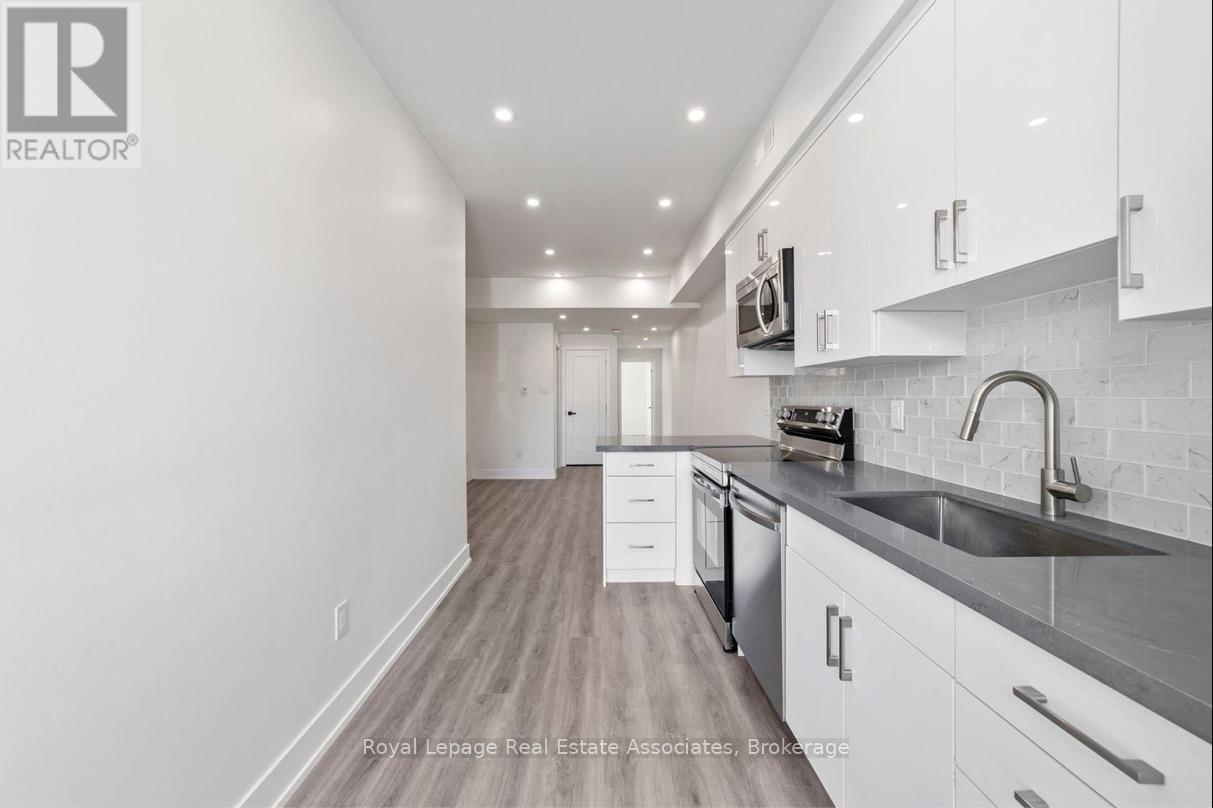 531 Delaware Avenue N, Toronto, Ontario  M6H 2V3 - Photo 6 - C12843388