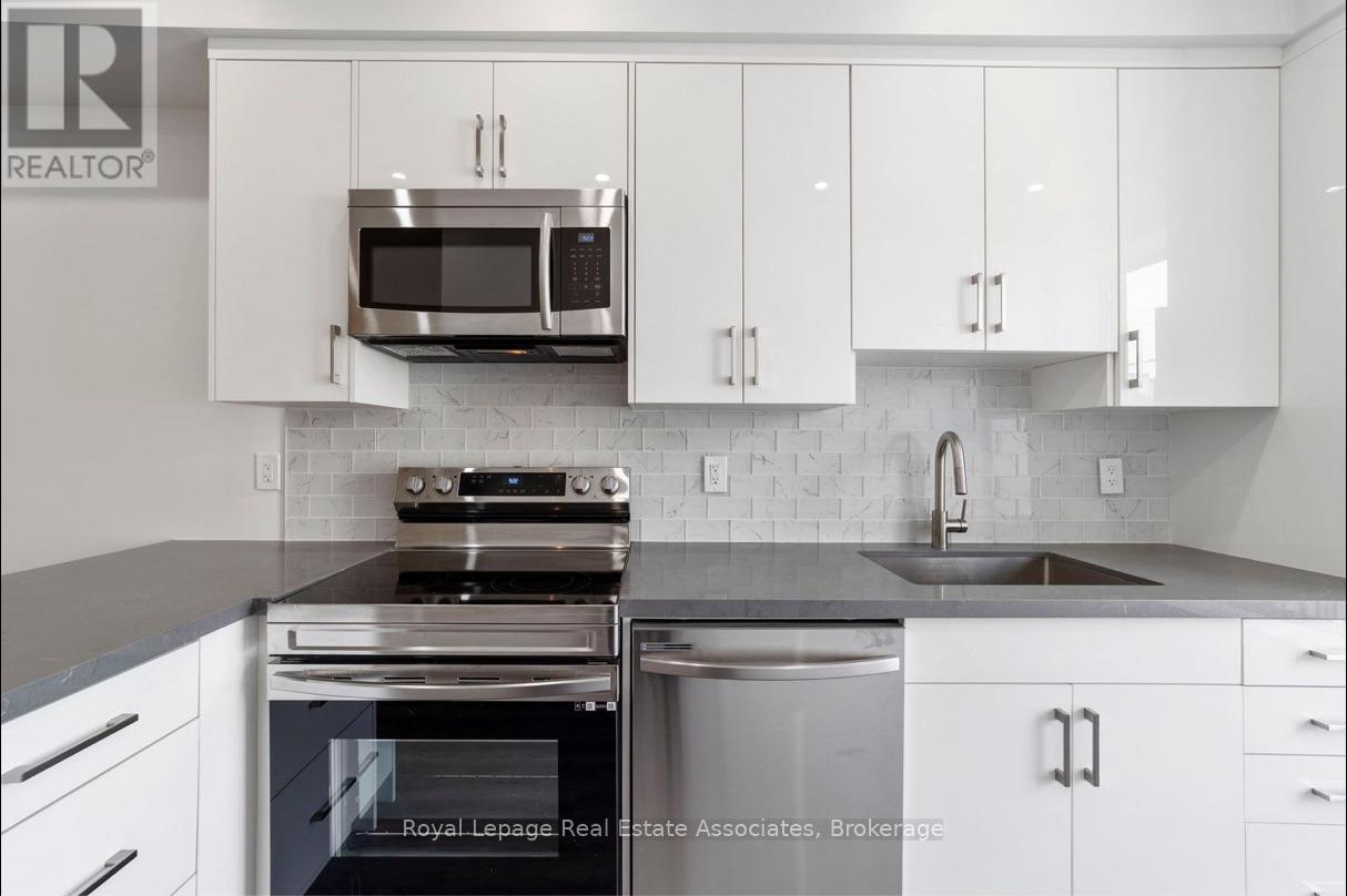 531 Delaware Avenue N, Toronto, Ontario  M6H 2V3 - Photo 7 - C12843388