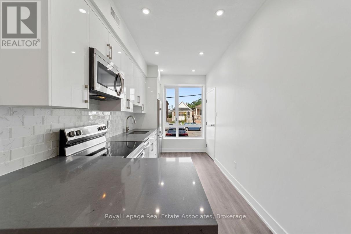 531 Delaware Avenue N, Toronto, Ontario  M6H 2V3 - Photo 9 - C12843388