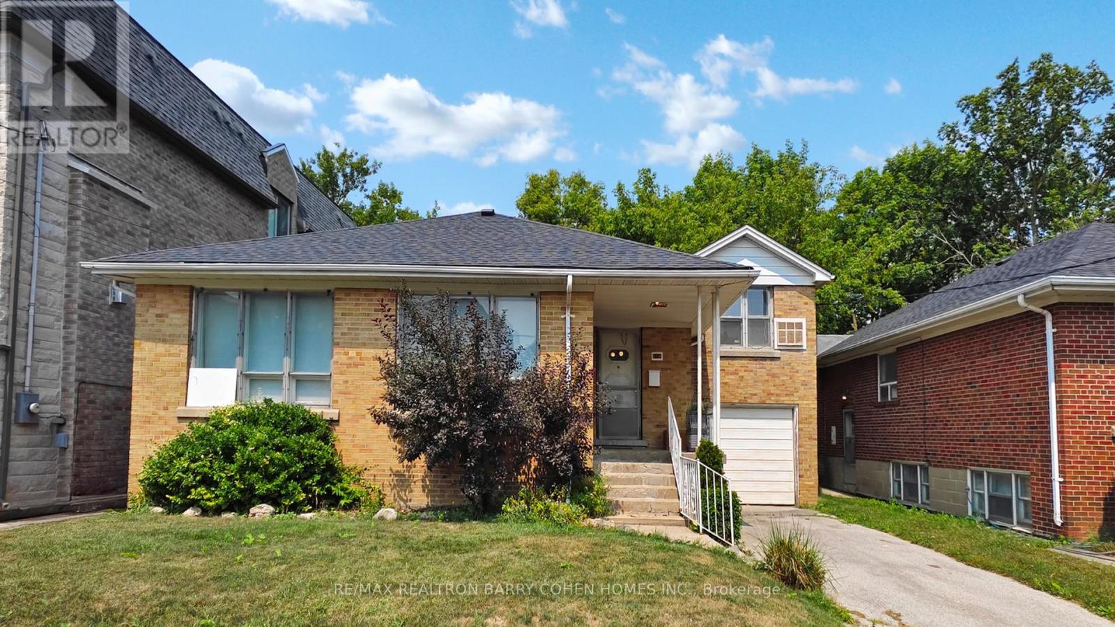 174 CARIBOU ROAD, Toronto, Ontario